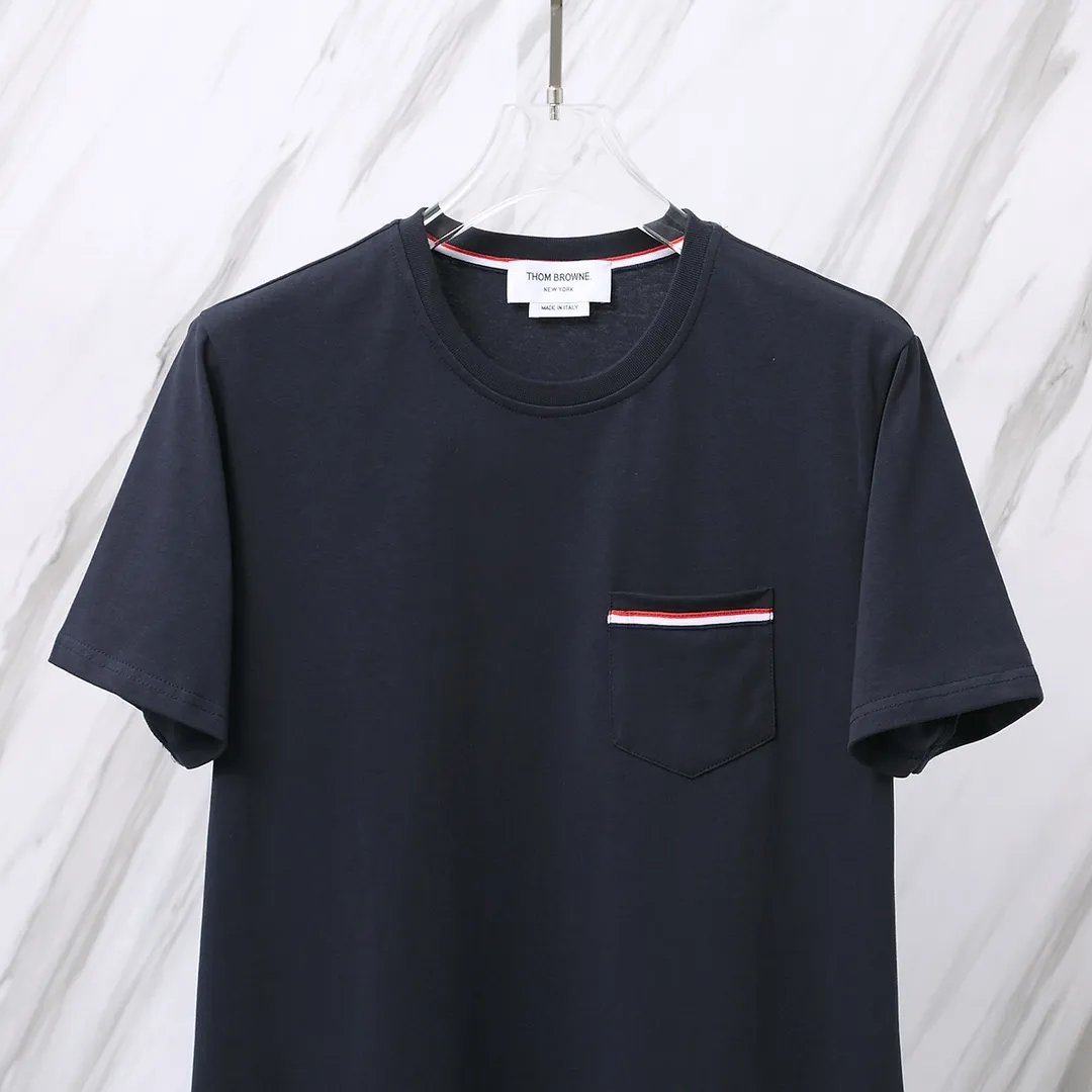 ：T 01 （TB T ） THOM BROWNE .TB New Arrival T In Stock 220 Breathable Authentic Authentic Classic + +Authentic Same Style TB ：White/Navy Blue Size：0/1/2/3/4
